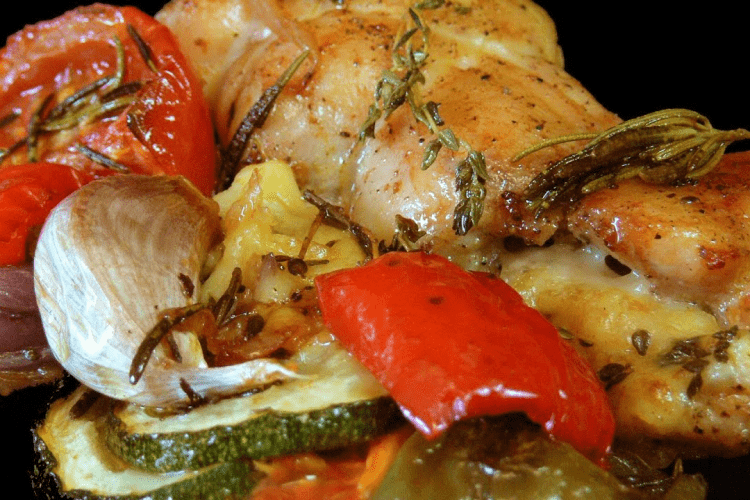 Receta de Pollo asado con verduras al horno